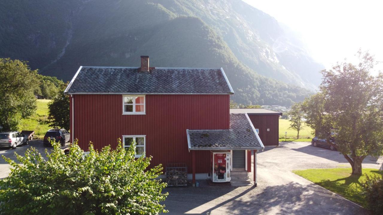 Andalsnes Hostel Экстерьер фото