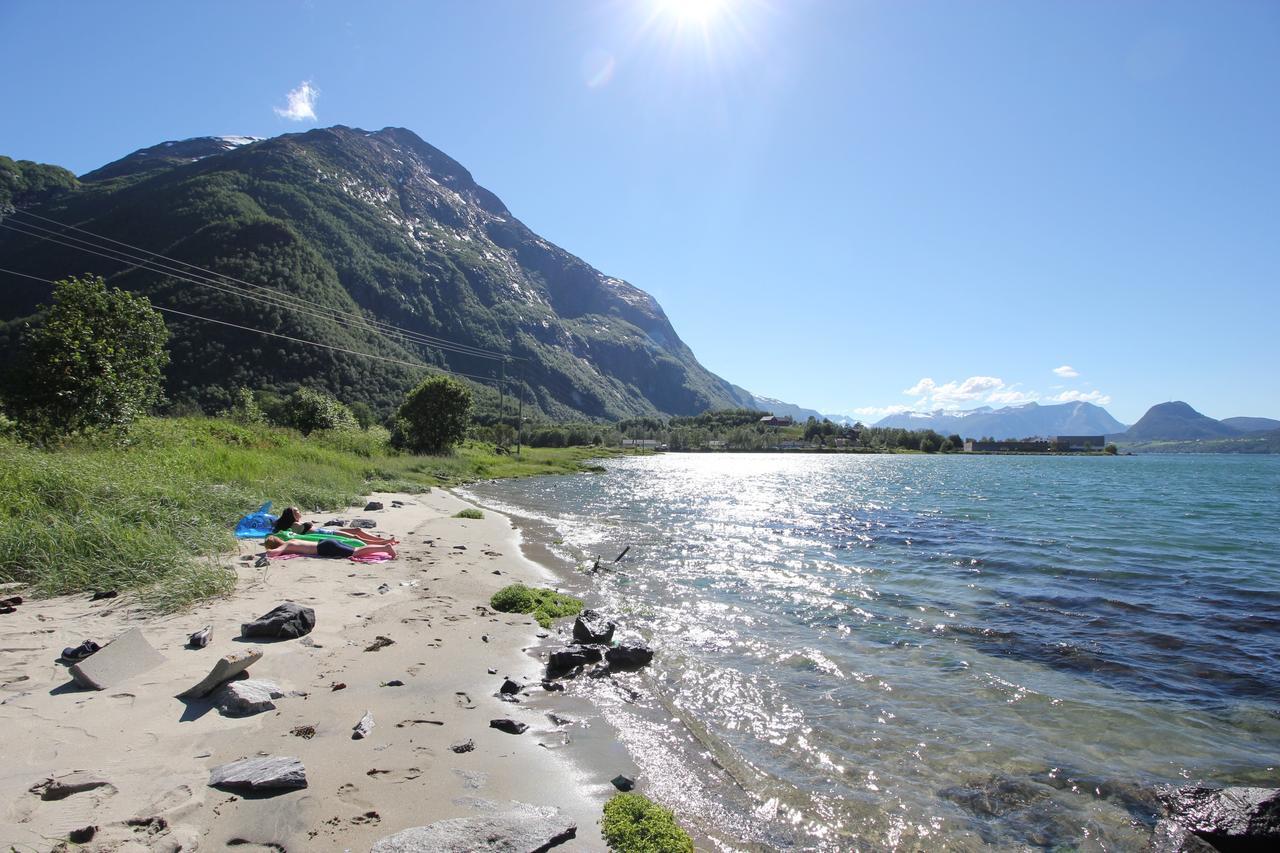 Andalsnes Hostel Экстерьер фото