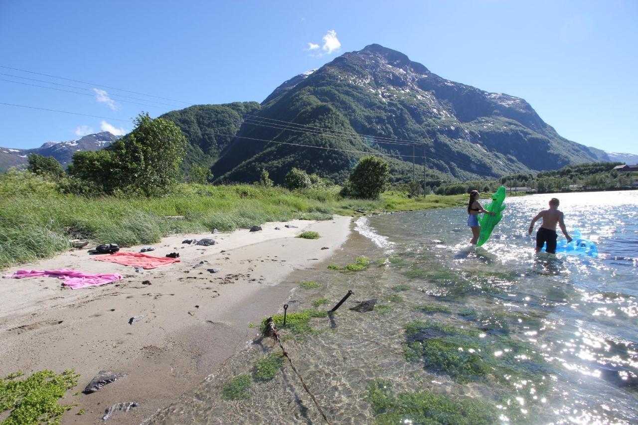 Andalsnes Hostel Экстерьер фото